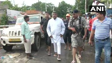Ravi Shankar Prasad visits flood-hit areas in Patna