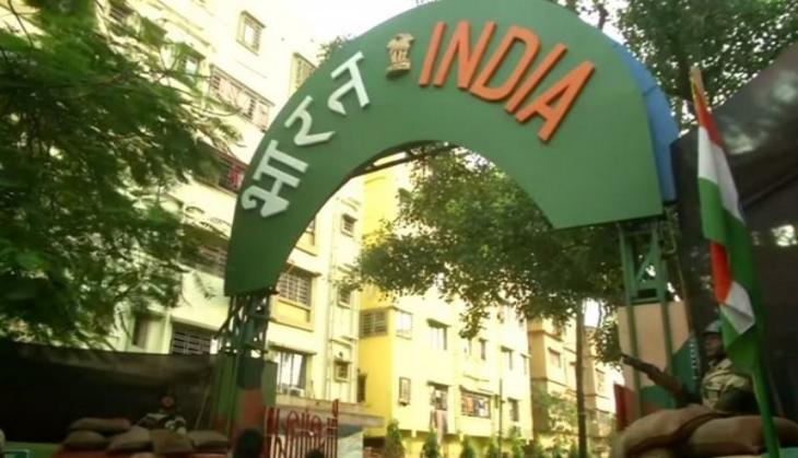 WB: Pandal showcases life in Indo-Bangladesh border enclaves