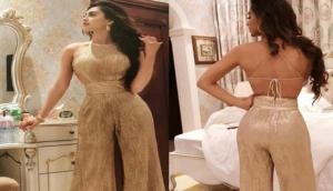 Fittrat actress Krystle D’Souza’s 7 smoky hot pics will make your heart skip