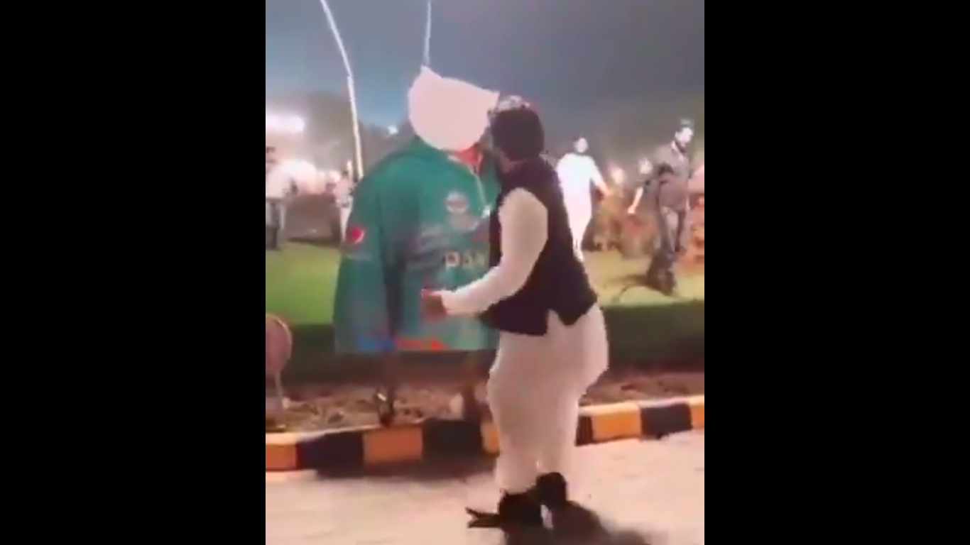 Watch: Angry Pakistani fan demolishes skipper Sarfaraz Ahmed's life size poster