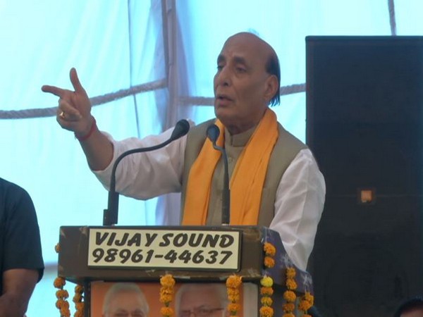 Rajnath Singh accuses Congress of internationalising Kashmir issue