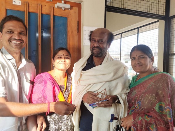 Superstar Rajnikanth, daughter Aishwarya visit Swami Dayanand Ashram in Rishikesh