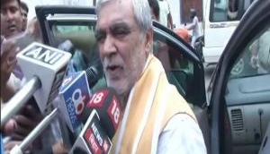 Watch: Bihar man throws ink on Union Minister Ashwini Choubey, he says media was target