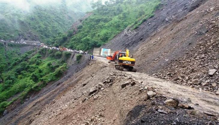 Uttarakhand: 8 killed after landslide hits three vehicles