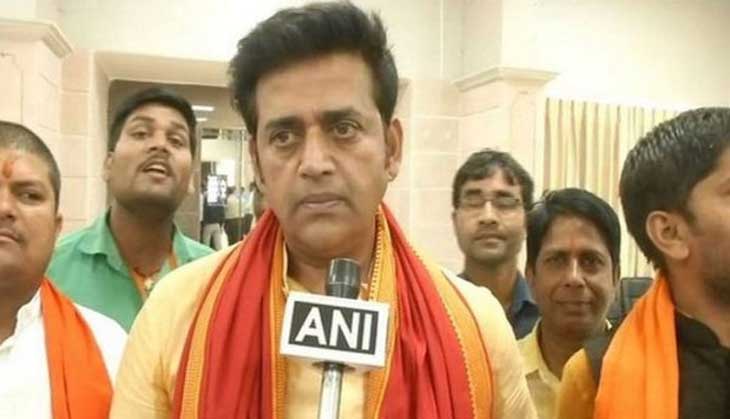 BJP MP Ravi Kishan boards train after 20 years