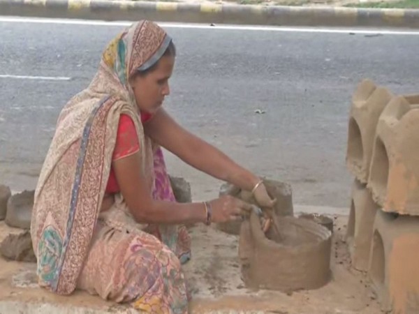 Bihar: These Muslim Families prepare ‘Chulha’ for Chhath Puja