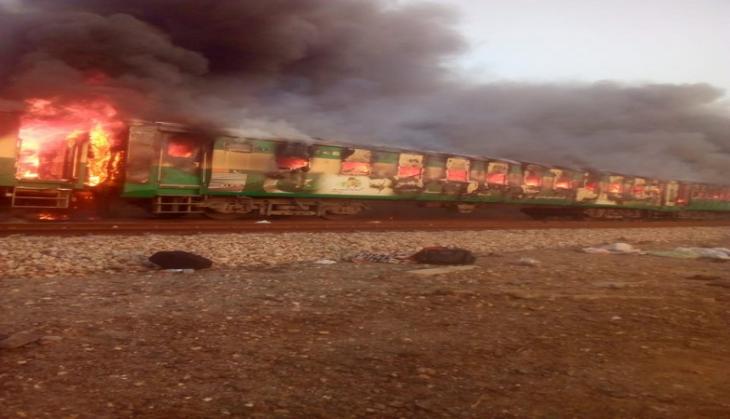 Pakistan: 16 killed, 13 injured as fire engulfs express train in Liaqatpur