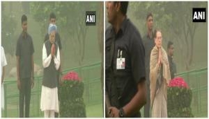 Sonia, Manmohan Singh pay tribute to Indira Gandhi on death anniversary