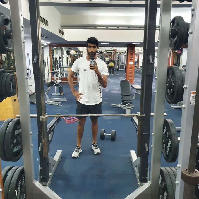 England woman cricketer Danielle Wyatt pokes fun at Jasprit Bumrah's mirror selfie