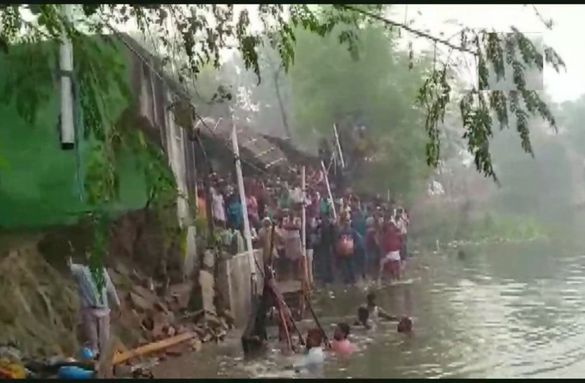 Bihar: Temple wall collapses during Chhath Puja celebrations, 3 dead