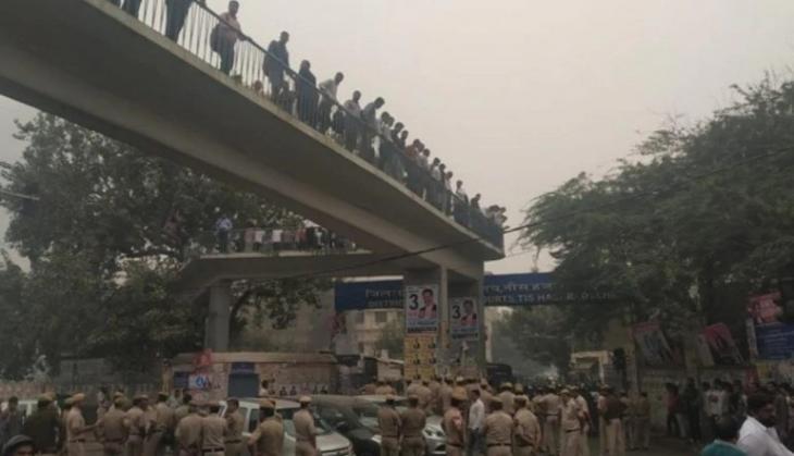 Tis Hazari clash: Delhi HC Bar Association asked to abstain from work on Monday to support lawyers' strike