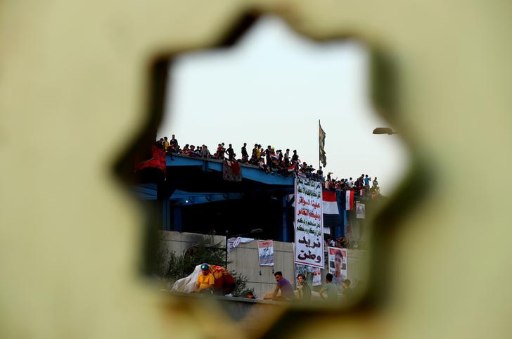 Iraq: Protesters attack Iran consulate in Karbala