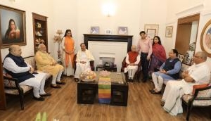 Delhi : PM Modi, Amit Shah and VP Naidu met LK Advani on his 92nd birthday