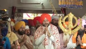 Sidhu pays obeisance at Gurdwara Nanaksar Sahib on 550 th birth anniversary of Guru Nanak Dev
