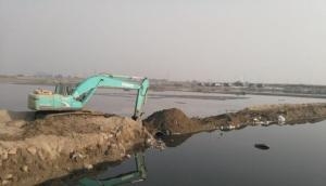 Uttar Pradesh: Two arrested for illegally lifting sand from Yamuna in Shamli