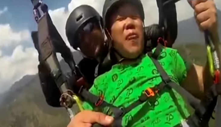 Hilarious! Man records video of himself while paragliding, says ‘hawa kam karo na’