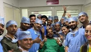 Hardik Pandya takes hilarious dig at Shikhar Dhawan's hospital pictures