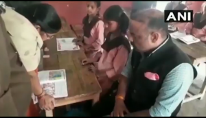 UP teacher fails to read English book, video goes viral