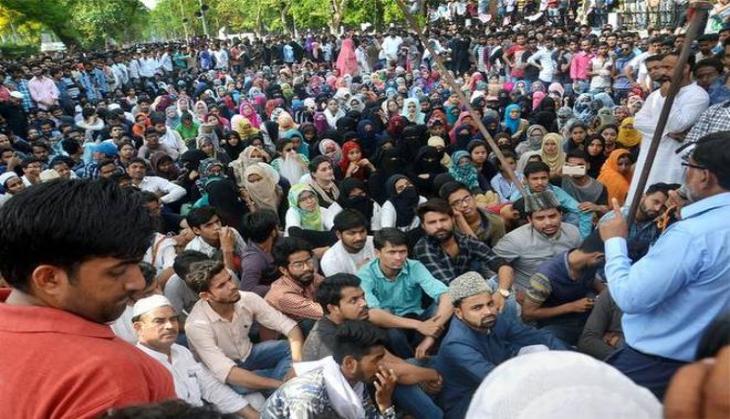 CAA Protest: 21 held after clashes between AMU students, police; hostels being vacated