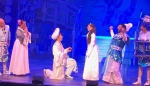 Watch how Aladdin proposes Princess Jasmine in this viral video