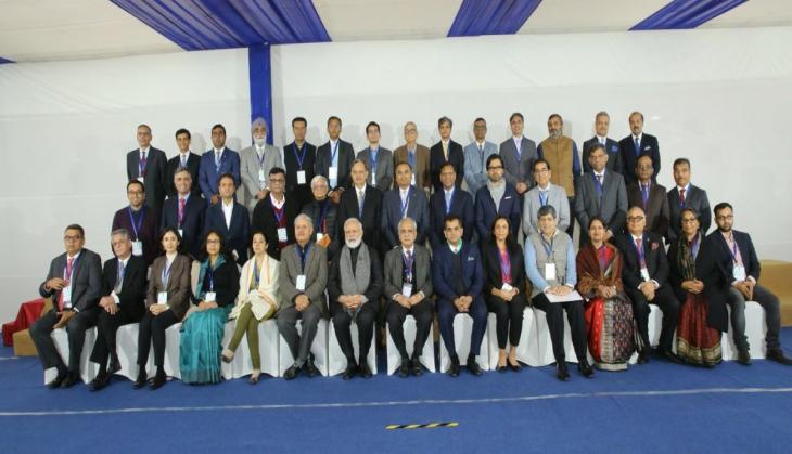 PM Modi meets economists, experts at Niti Aayog
