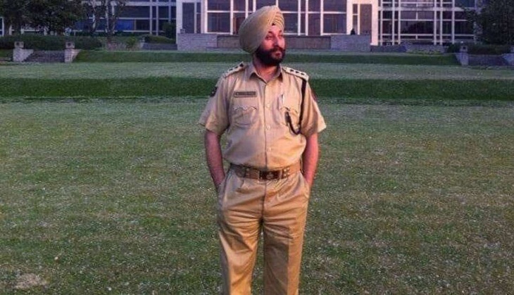 Kashmir DSP Davinder Singh, arrested with terrorists, stripped of Gallantry medal 