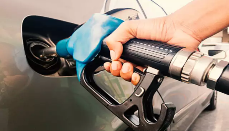 Petrol price touches new high, breaches Rs 107/L mark in Mumbai