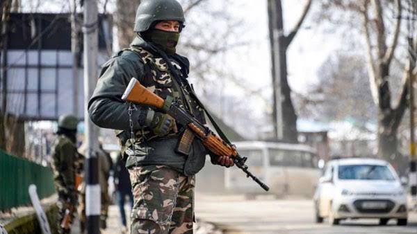 2 CRPF jawans, 7 civilians injured in grenade attack in Kashmir's Lal Chowk area