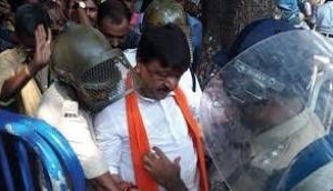 BJP’s Kailash Vijayvargiya, Mukul Roy detained in Kolkata for holding rally in support of Citizenship Amendment Act