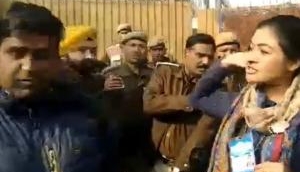 Delhi Election 2020: Congress' Alka Lamba gets into altercation with AAP worker outside polling booth [Video]
