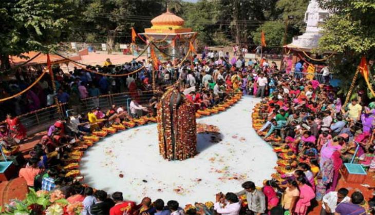 Maha Shivratri 2020: Devotees across the country throng temples to offer prayers