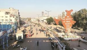 Shaheen Bagh: Police briefly reopens key road shut due to protests