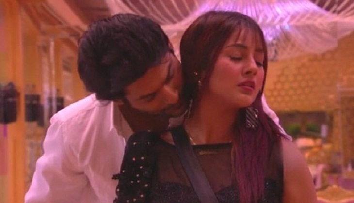 BB 13 winner Sidharth Shukla and Shehnaaz Gill are back! Check out dance chemistry of ‘SidNaaz’ in this viral video