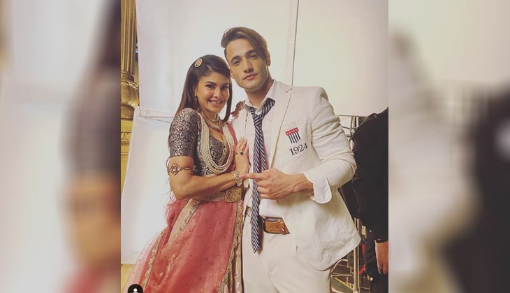 Check out Asim Riaz, Jacqueline Fernandez electrifying chemistry on Day 1 shoot for their ‘Holi’ song [VIRAL VIDEO]