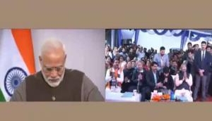 PM Modi gets emotional after government scheme beneficiary breaks down, thanks him [Video]