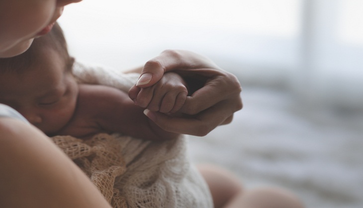 Mother and her newborn baby test coronavirus positive in London