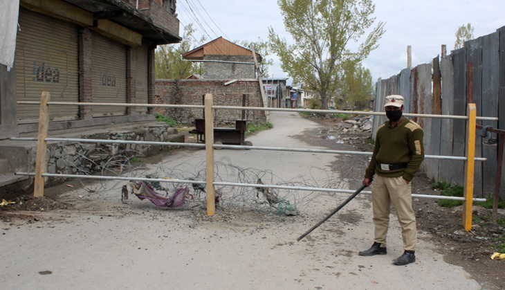 Jammu-Kashmir: Police rescue medical team kept under hostage by family in Budgam