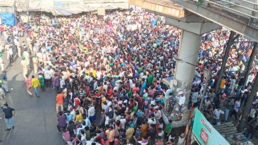 BJP's Kirit Somaiya writes to Mumbai Police Commissioner, seeks action into Bandra incident