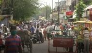 Maharashtra: Amid lockdown people violate social distancing norms at Nagpur market 