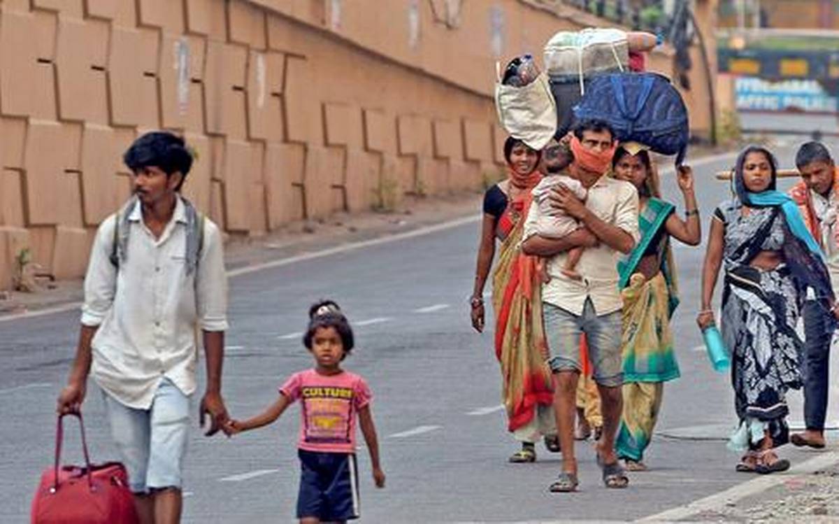 Lockdown: Women delivers baby on roadside as she walked from Telangana to Chhattisgarh 