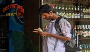 Tamil Nadu: Amid lockdown tipplers chose sea path to buy alcohol