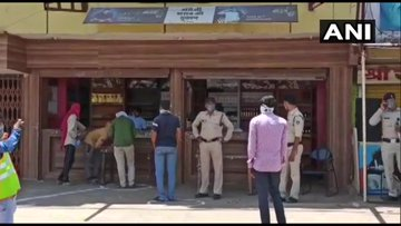 MP: People buying alcohol get marked with ink in Hoshangabad district