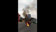Bengaluru: Drunk man sets his bike on fire in full public gaze; video goes viral