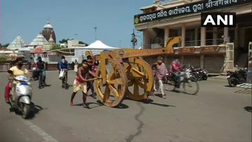 Construction of chariots for Puri Rath Yatra begins amid lockdown