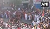 MP: Social distancing norms flouted as crowd gathers to welcome Jain Monk in Sagar