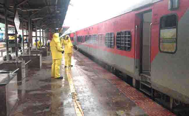 Lockdown: Train with 545 passengers leaves for New Delhi from Odisha 