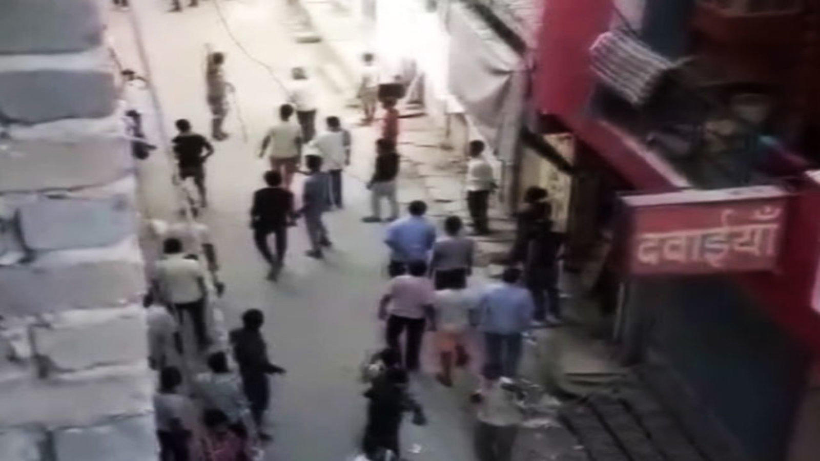 Locals pelt stones at police over restriction of movement at Delhi-Gurugram border [Watch]