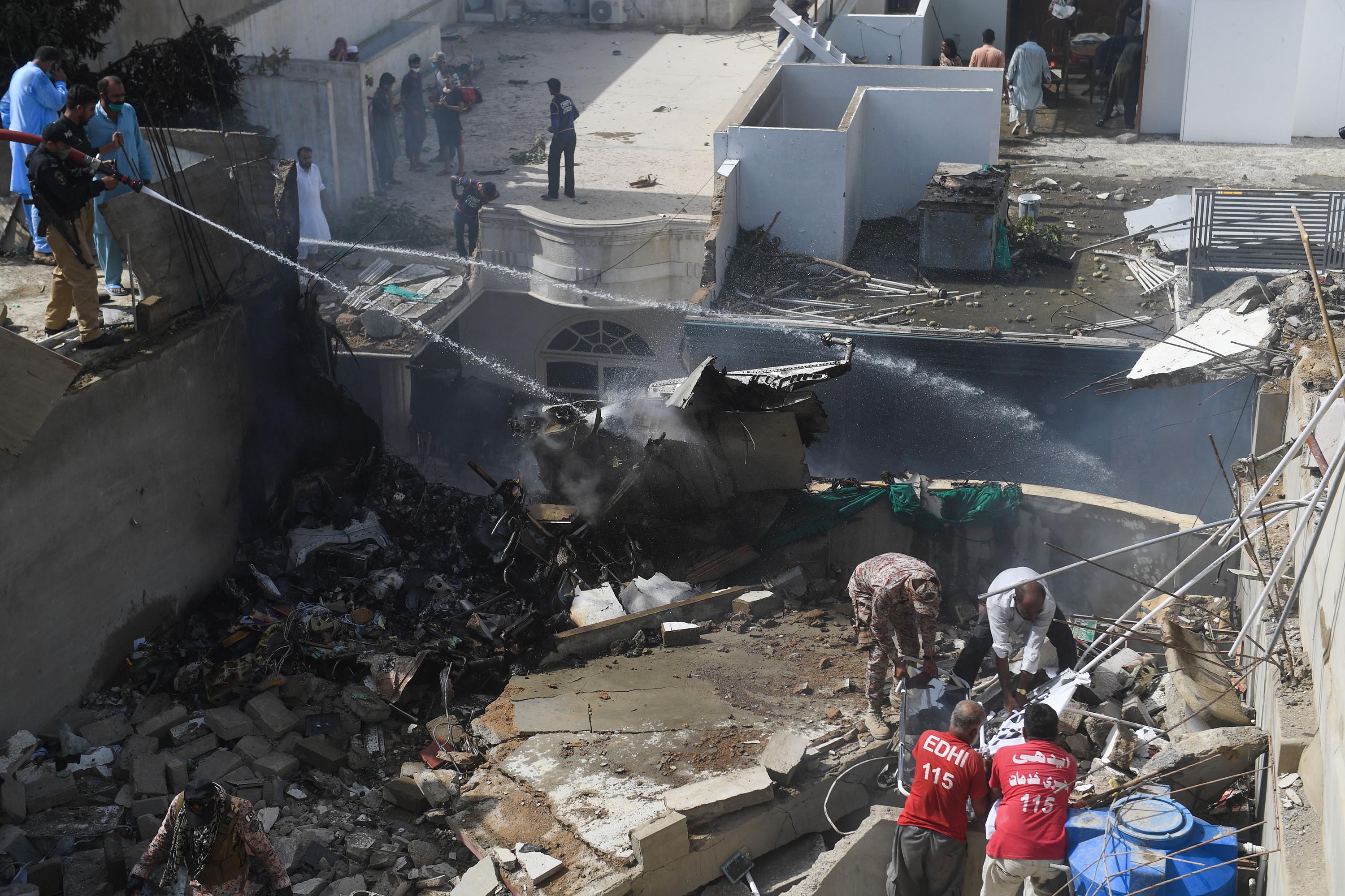 Pakistan: 92 die in PIA plane crash in Karachi