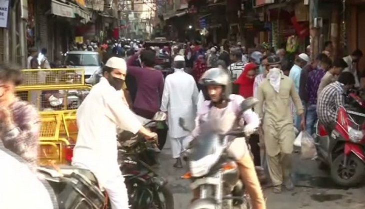 Eid-ul-Fitr 2020: People throng Jama Masjid market for Eid shopping