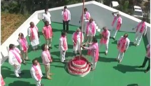CM KCR hoists national flag on occasion of Telangana State Formation Day